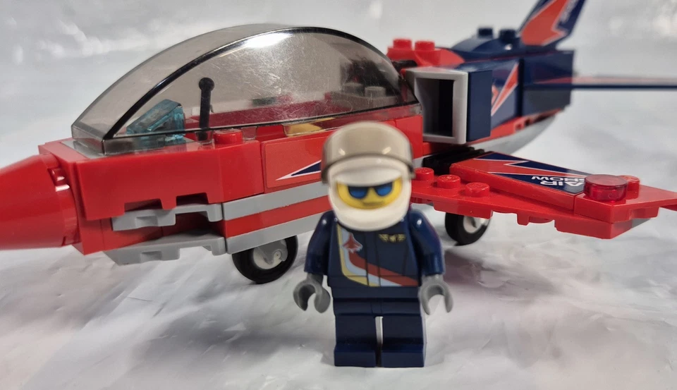 Lego City #60177 Airshow Jet 2018 - 100% Complete with Instructions - Image 2 of 4