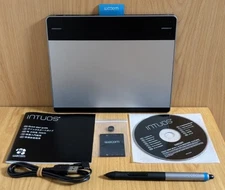 Wacom CTH-480 Intuos Small Creative Pen & Touch Tablet Excellent