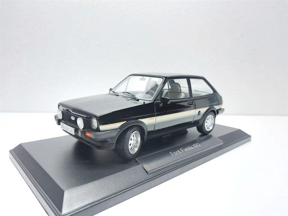 Ford Fiesta XR2 Nero del 1981 - 1/18 Norev - Immagine 3 di 4