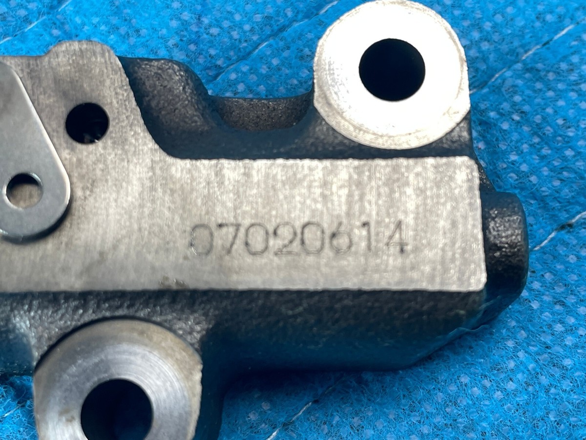 Genuine Lexus 13540-38020 Engine Timing Chain Tensioner