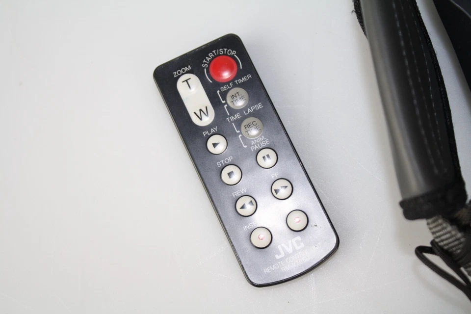 JVC GR-DVF11U Digital Video Camera THE DOOR WONT CLOSE/ NO BATTERY NO CHARGER - Image 4 of 4