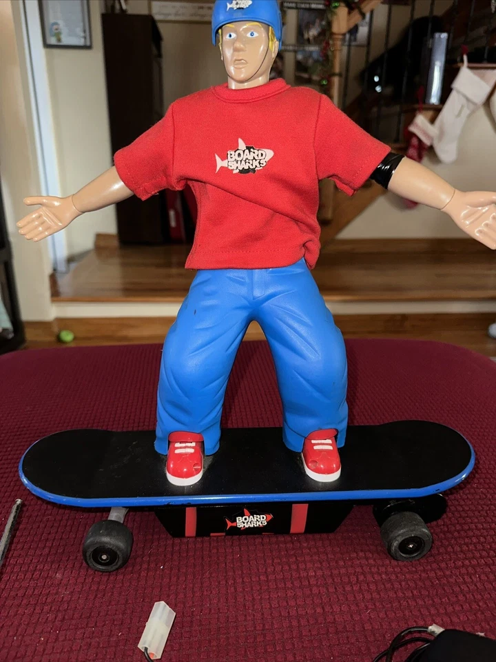 Planet Toys Board Sharks RC Skateboarder Complete Pre-owned! - Image 4 of 4