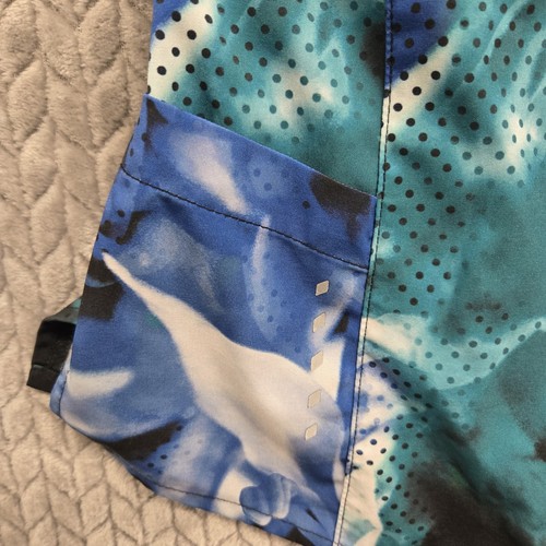 Barco One Scrubs #5107 V-Neck Print Scrub Top Size Small Abstract Floral - Picture 9 of 9