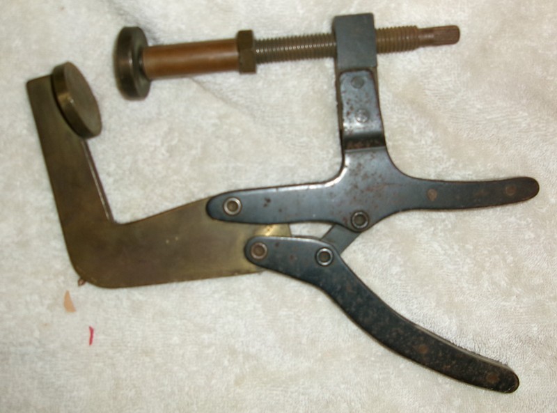 VINTAGE KELLY BRASS AND IRON CLAMP