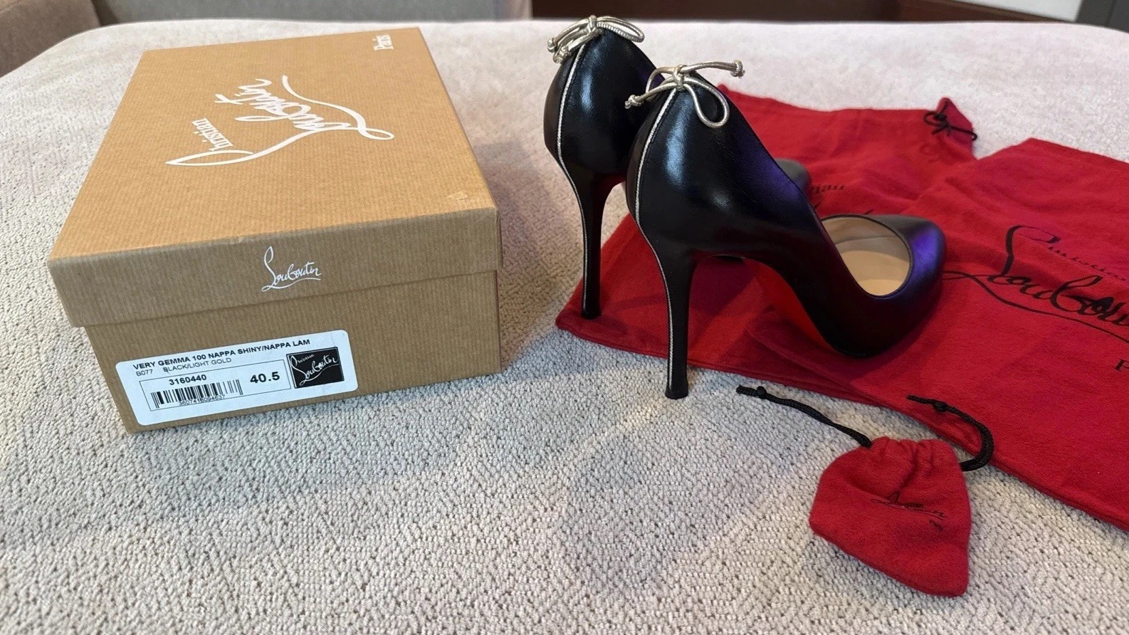 Christian Louboutin — Christian Louboutin Very Gemma 100 Nappa Black Light Gold Bow Back Seams 40.5