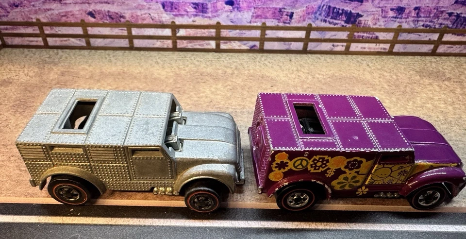 Hot Wheels Lote De 2 Dineros Divertidos - 1972 Y 1974 Vintage Redlines  Foto 4 de 4