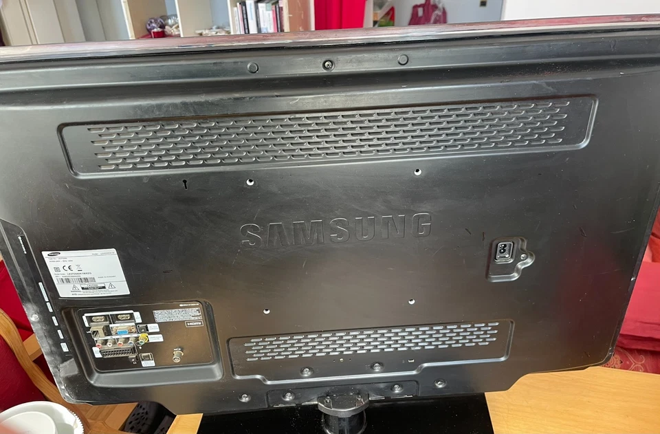 Samsung Fernseher LE37D550 guter Zustand - Bild 3 von 4