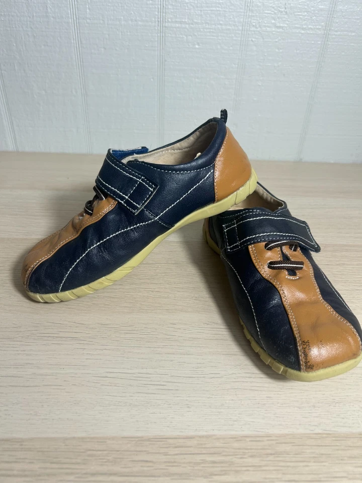 Zapatillas Livie & Luca Niños Talla 13 Cuero Estilo Bowling Azul y Tostado Foto 3 de 4