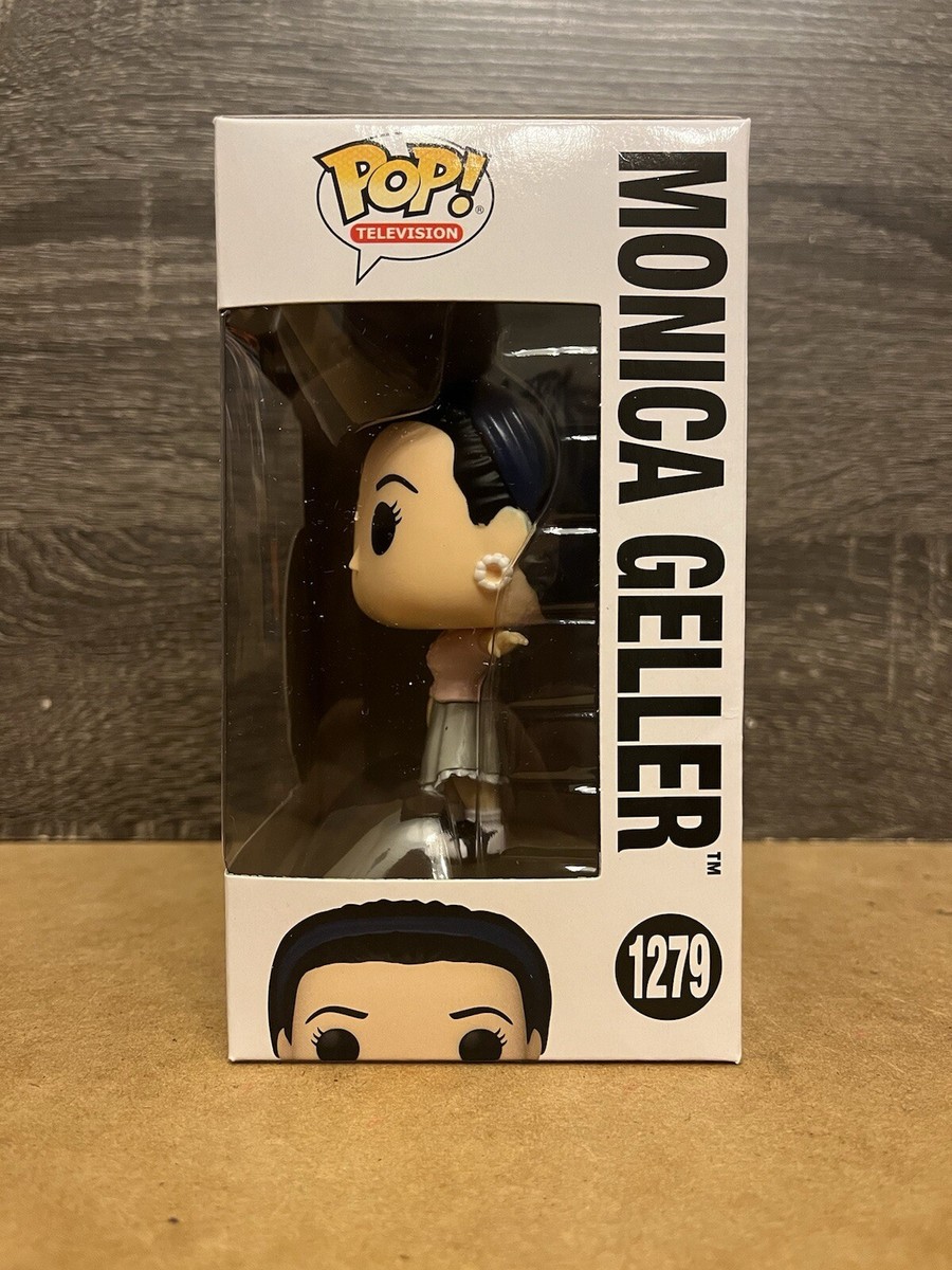 funko pop テレビ ドラマ １７点セット Amazon.com: Funko POP! TV: Friends - Waitress Monica Geller - 1/6