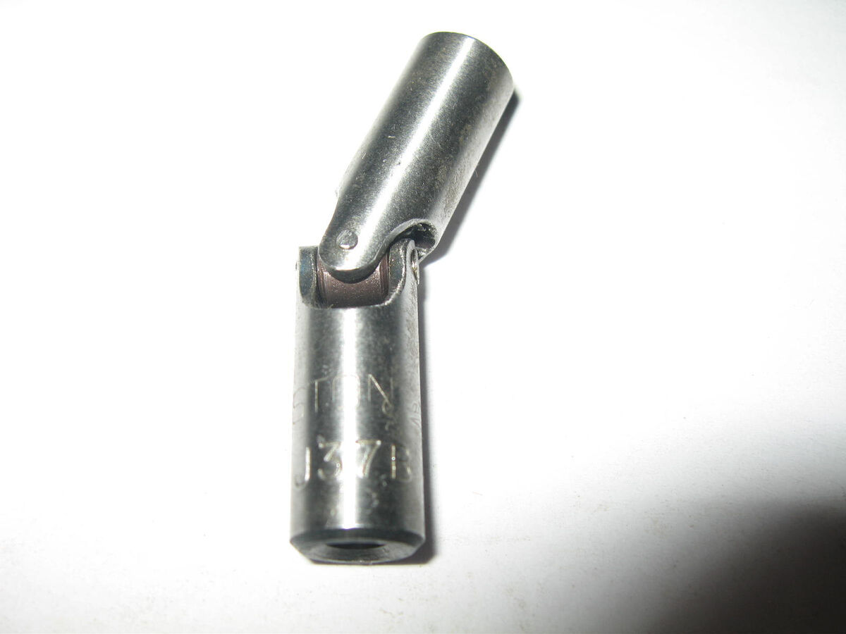 Boston 30214732 08426 J37B STEEL UNIVERSAL JOINT BORE 3/16 Boston 30214732 08426 J37B STEEL UNIVERSAL JOINT BORE 3/16
