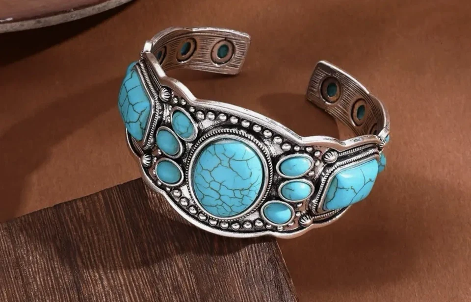 Turquoise Cuff Bracelet Western Boho Silvertone Jewelry - Image 3 of 4