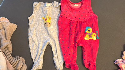 egree Baby Strampler Einteiler 2er Set Gr.56 grau rot Punkte Rundhals Unisex