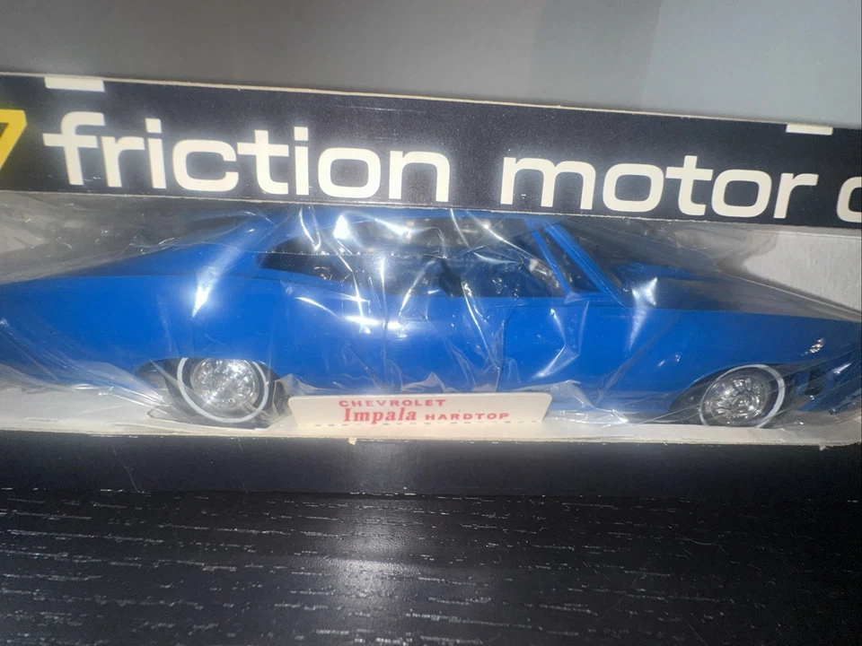 Chevrolet Impala SS 427 1967 vintage coche de promoción de fricción 1:25 AMT azul Foto 3 de 4