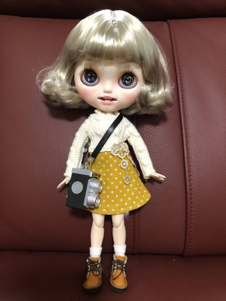 Neo Blythe Ice Doll Custom Outfit Set with Blonde Bob Hair Pre-Owned