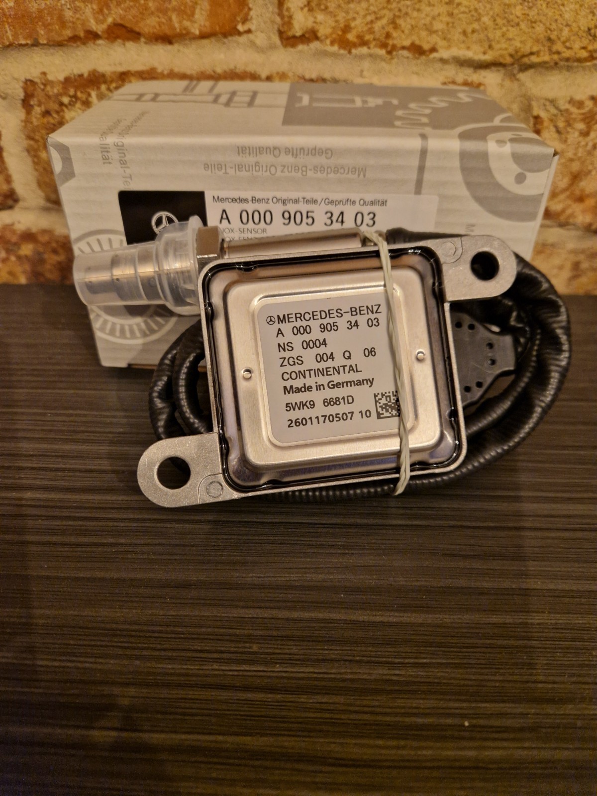 Genuine Mercedes-Benz A0009053403 Continental 5WK96681D NOX sensor