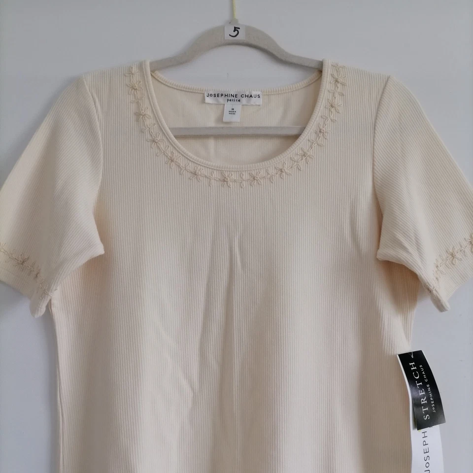 NWT Josephine Chaus Womens Ivory Stretch Embroidered Blouse Top Petite Size M - Image 2 of 4
