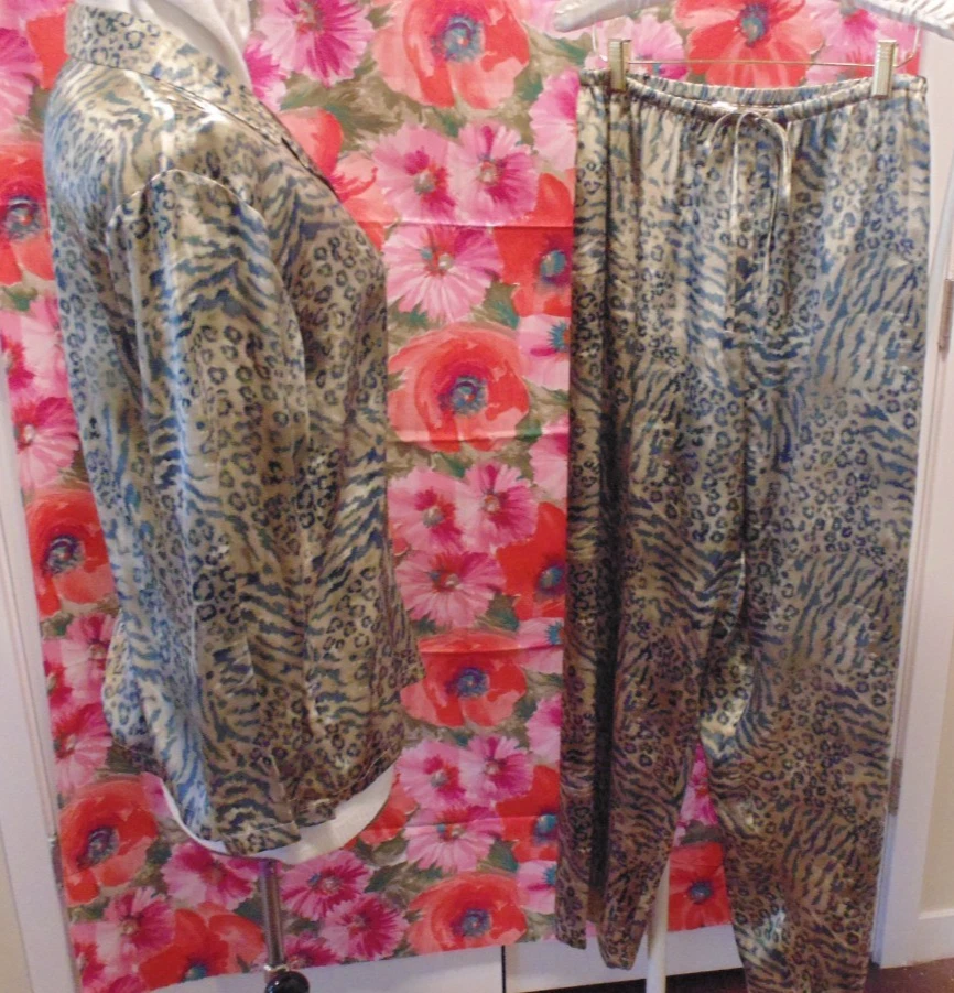 Jones New York Pajama Set Leopard/Tiger Print Silky Smooth Comfort-Women Sz Med - Image 2 of 4