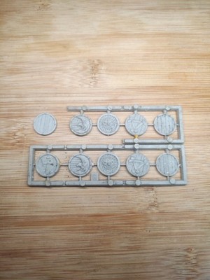 Citadel EF Kriegerschilde x10 Goblin Ork Skaven Schild Teile 90er GW Warhammer 