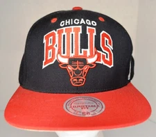 CHICAGO BULLS EMBROIDERED CAP TRUCKER HAT SNAP BACK MICHELL & NESS