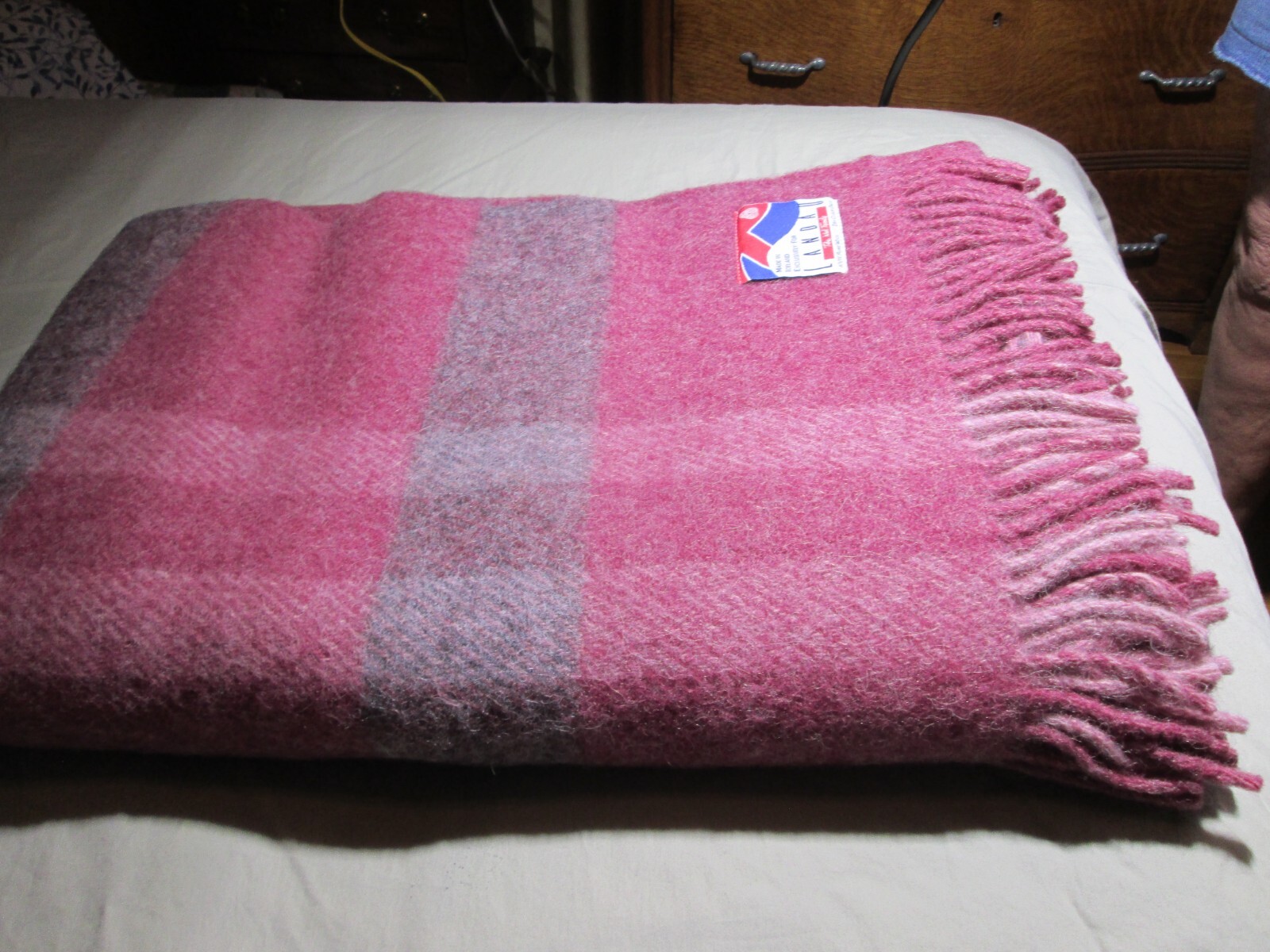 Landau Pure Icelandic Wool Blanket Throw 84 x 57 Fringe Burgandy