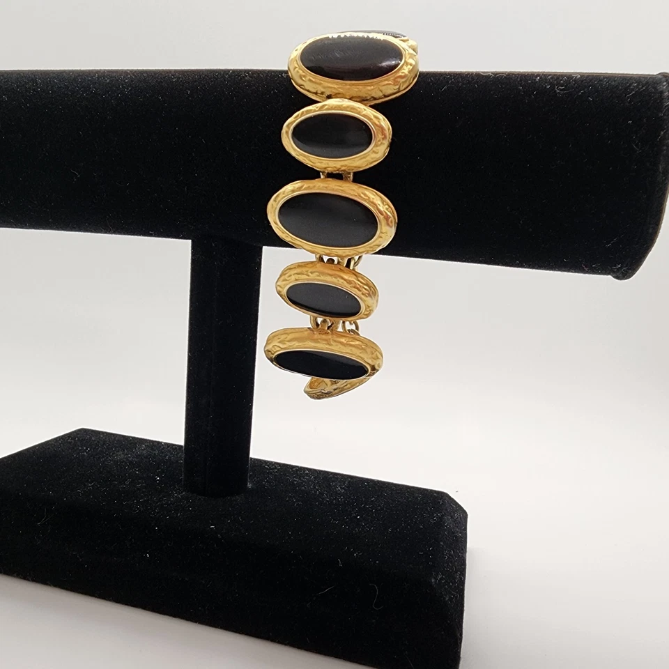 Pulsera de Colección Anne Klein Tono Dorado y Negro Lucite Moda con Cierre de Palanca 7.5" Foto 3 de 4