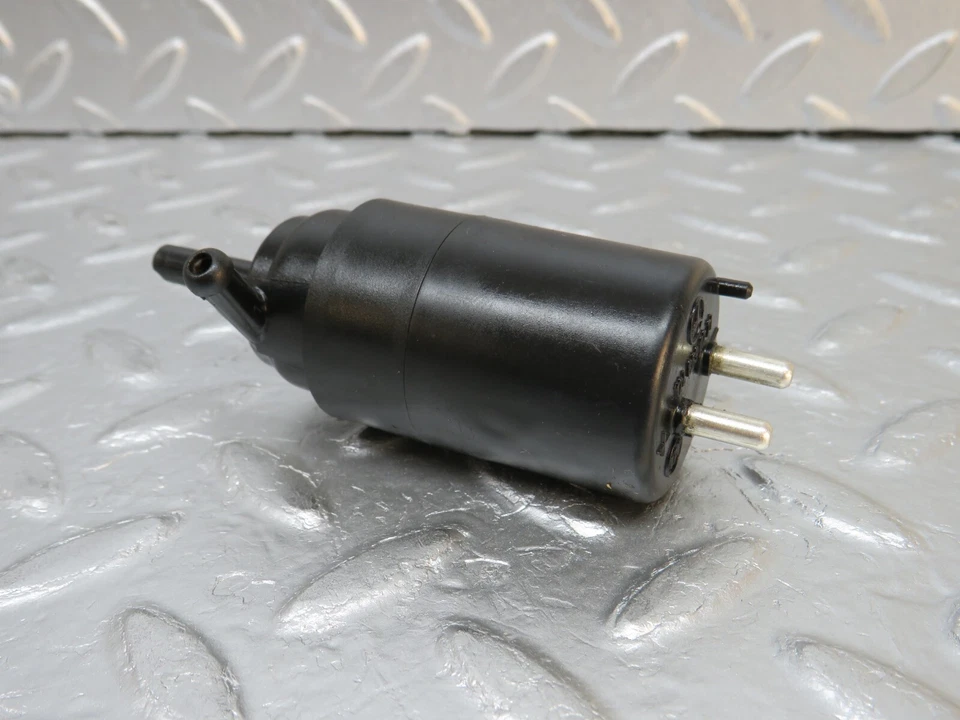 ⚙32418⚙ Mercedes-Benz S124 300TE Wagon Windscreen Washer Pump Hella 1248690221 - Image 3 of 4