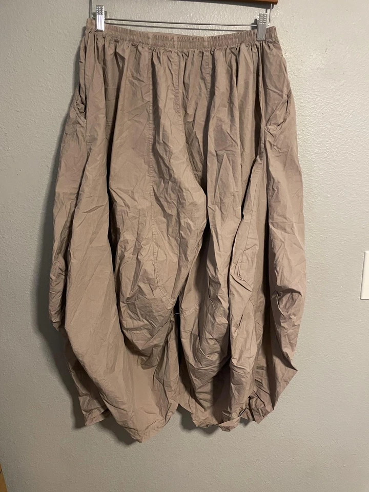 Pantalones harén globo hechos en Italia para mujer talla grande topo cintura elástica recortada Foto 2 de 4