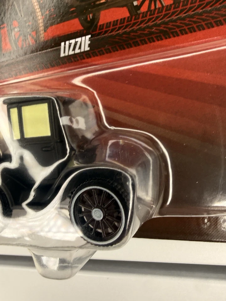 DISNEY - PIXAR - COCHES 2025 - LIZZIE Foto 2 de 4