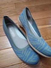 BZees Kit Stretch Knit Machine Washable Ballet Flats, 10M, Blue, New