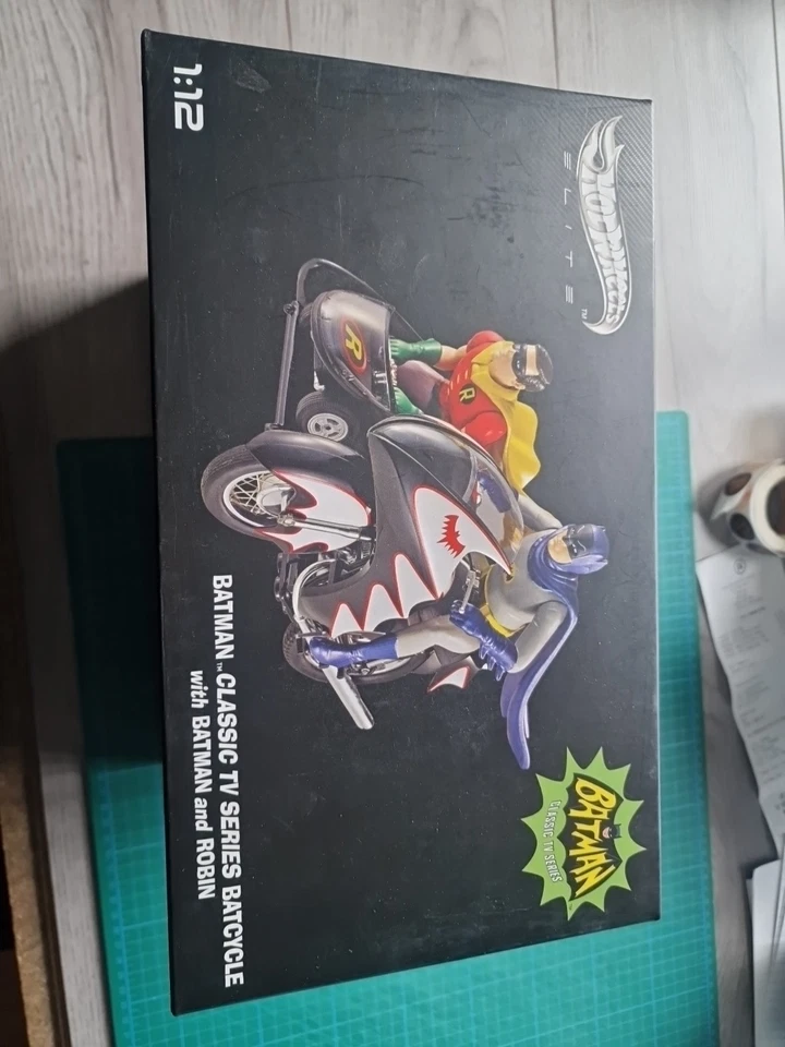 BNIB Hot Wheels 1966 Batman Robin Batcycle Elite Edition & Sidecar Figures 1:12 - Image 3 of 4