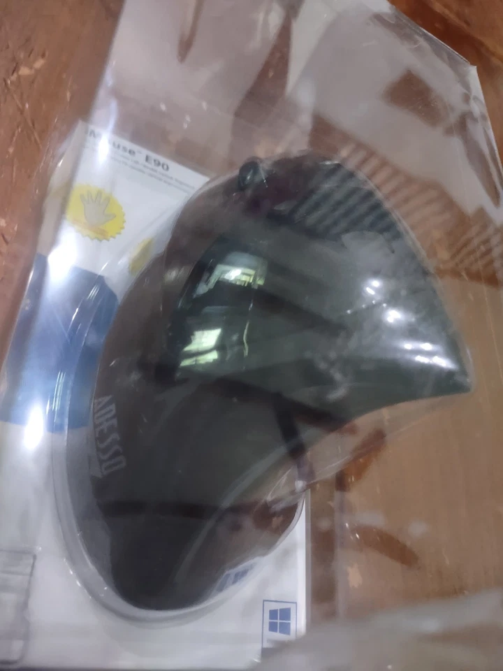 Wireless Left Handed Ergonomic Mouse [Black] - Adesso Imouse E90 - Image 4 of 4