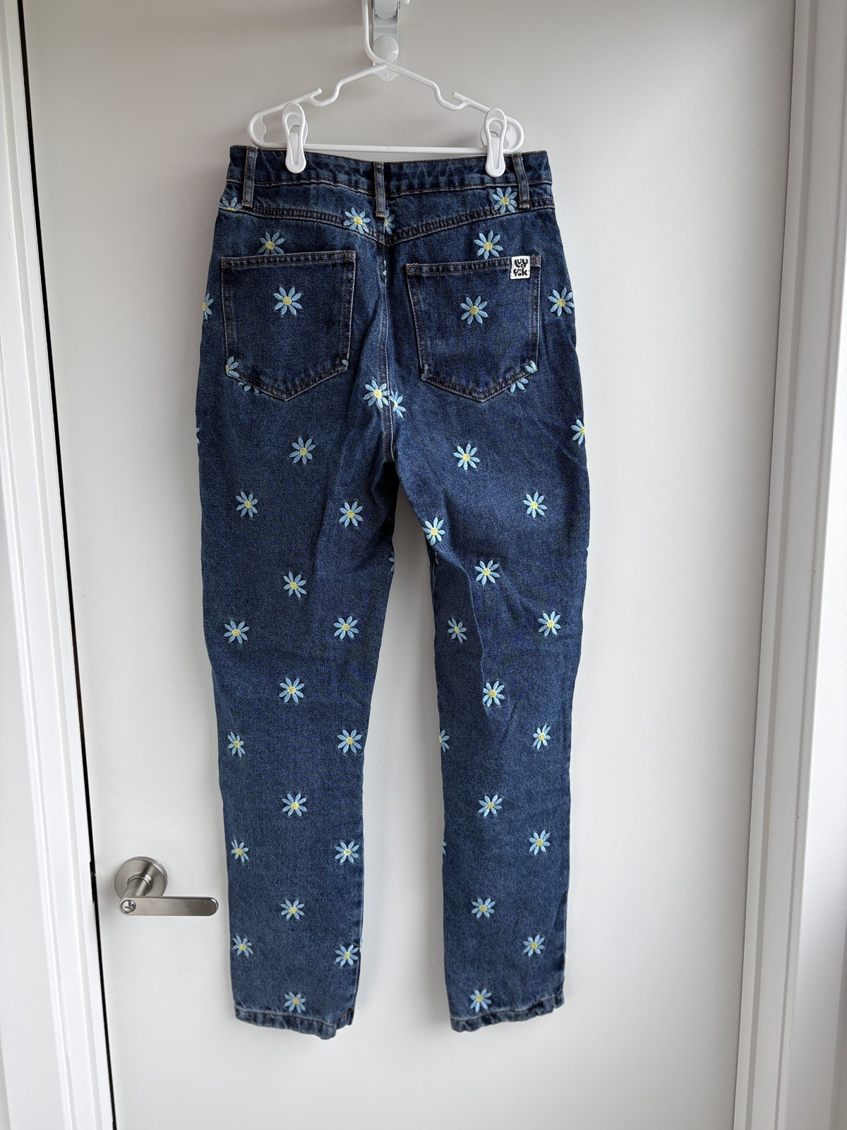 Lucy & Yak Embroidered Daisy-mae Dana Mom Jeans Long Size 28 image 5