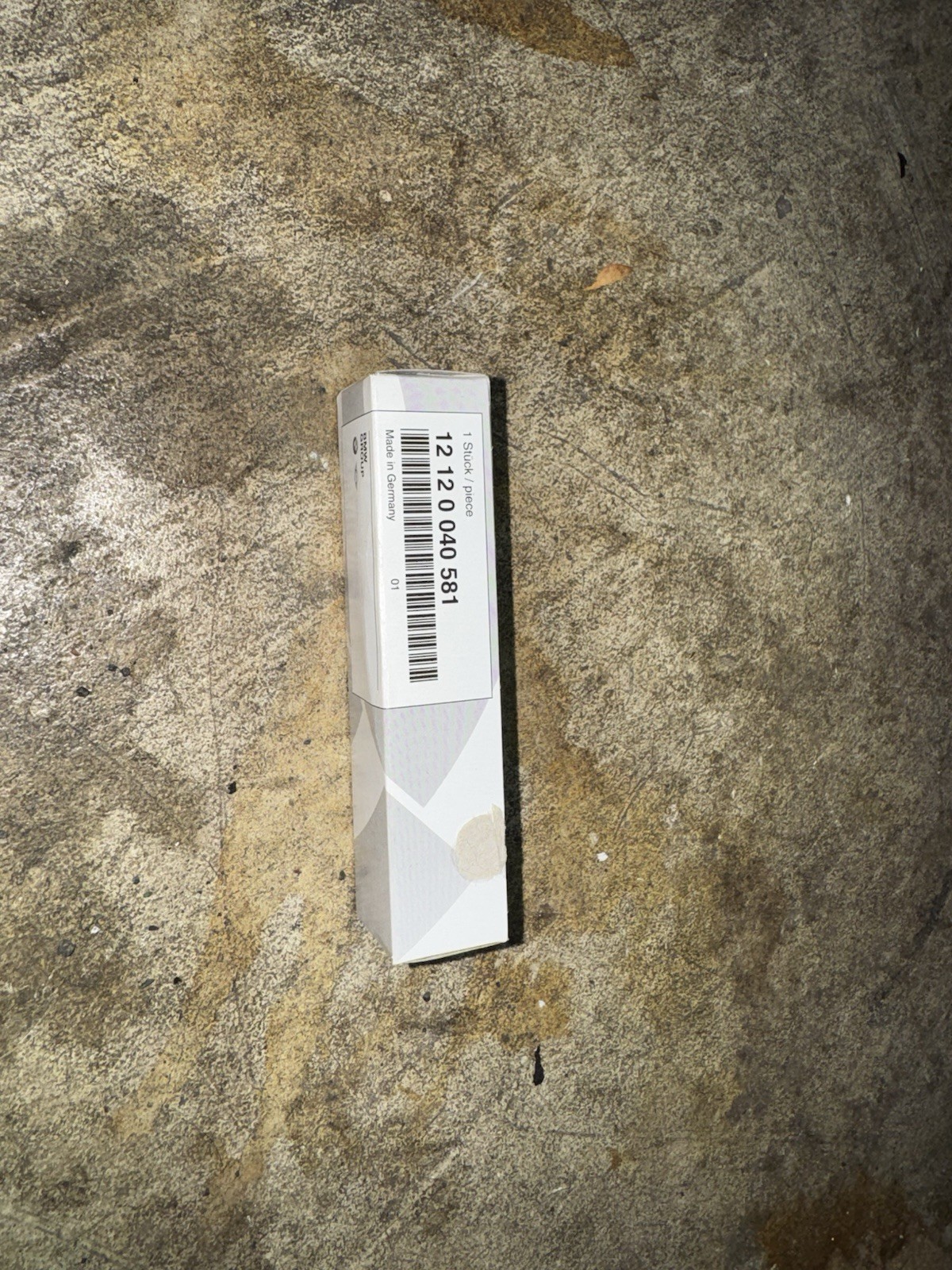 BMW OEM Spark Plug Bosch 12 12 0 040 581  New Genuine  Single Plug