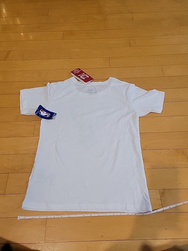 Milwaukee Bucks Woman's Tshirt Size Small - Picture 4 of 4
