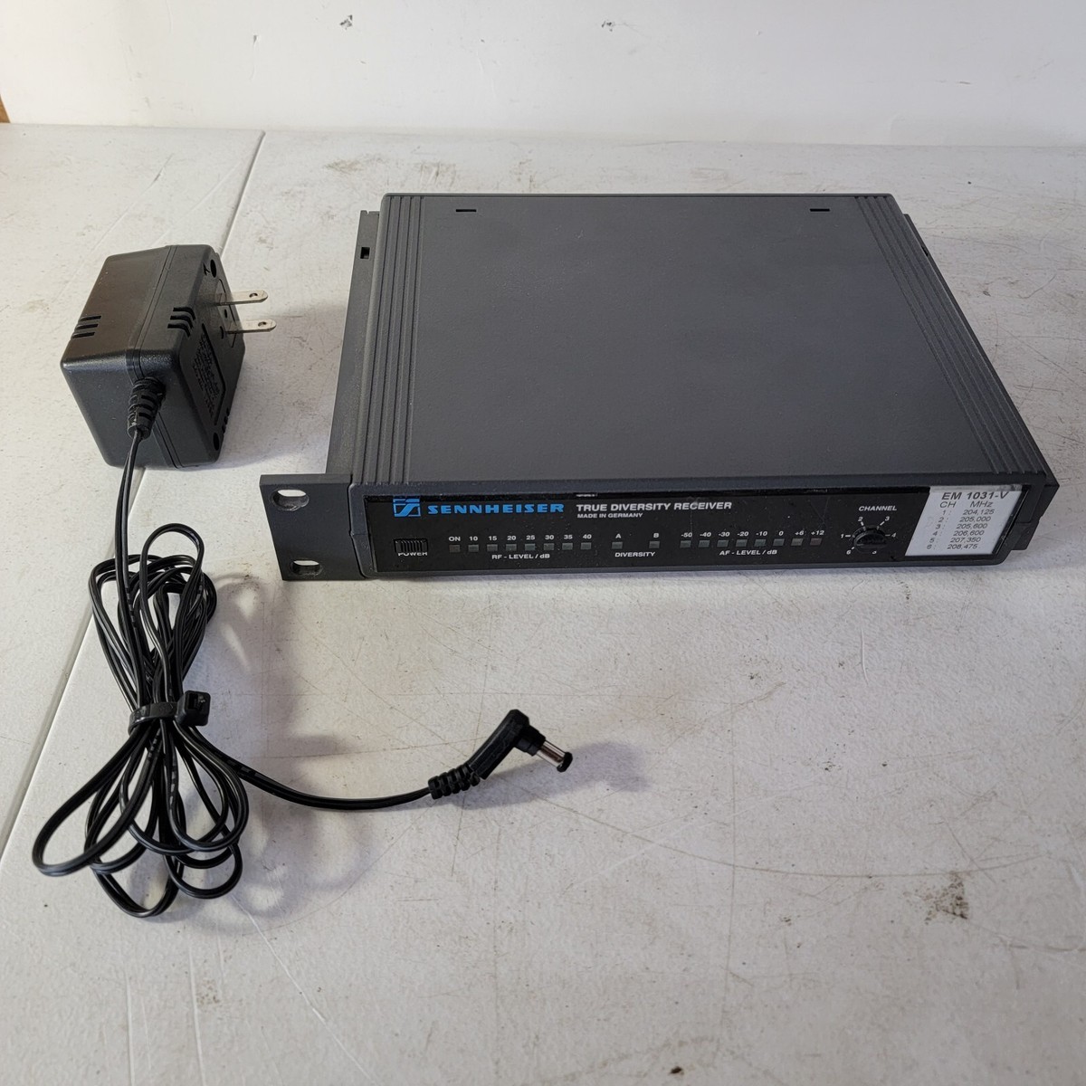 Sennheiser True Diversity Receiver EM 1031-V w/ Power Supply, Antennas