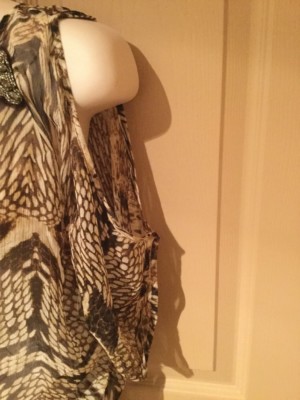 TOTEME: Chemise de pyjama beige à monogrammes | France TOTEME: Chemise de pyjama beige à monogrammes | France