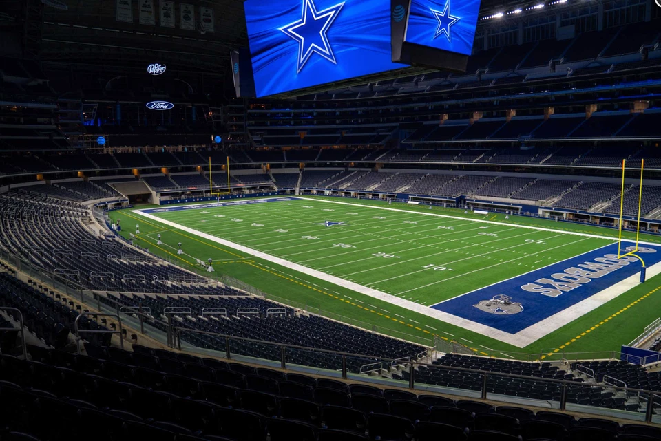 ¡2 entradas para vaqueros vs cardenales! ¡NIVEL PRINCIPAL! FILA 1! 11/3 Foto 3 de 4