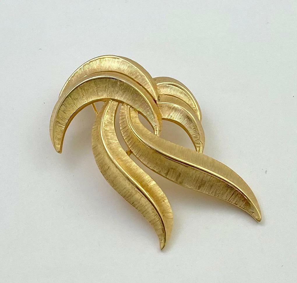 Trifari shop pin value