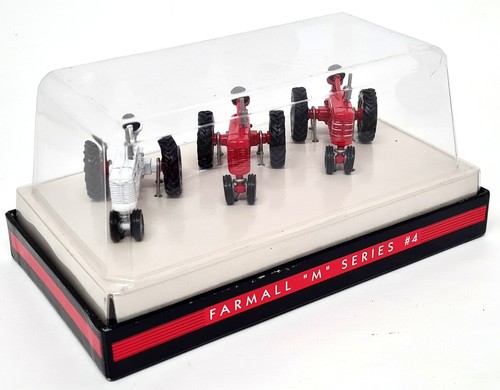 Ertl 1/64 - Farmall 'M' 3 Piece Tractor set 1939-1951 Diecast Farm Vehicles - Picture 4 of 7