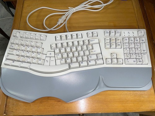 90s/00s US Logic RK/6000 Ergonomic Mechanical Keyboard - Picture 2 of 7