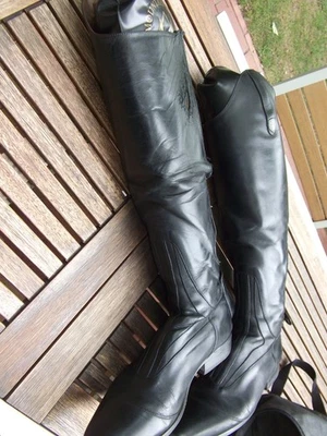 Herren Reitstiefel Mountainhorse, schwarz mit Schnürung und Stiefelspannern - Bild 1 von 3