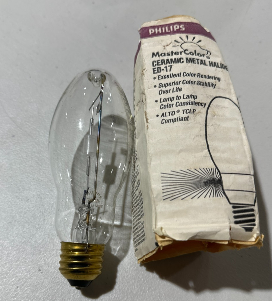 PHILIPS Ceramic Metal Halide Bulb  Master Color 70W MHC70/U/M/3K ALTO E26 ED-17