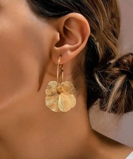 Zara Statement Women's Elegant Floral Design Earings Gold Tone