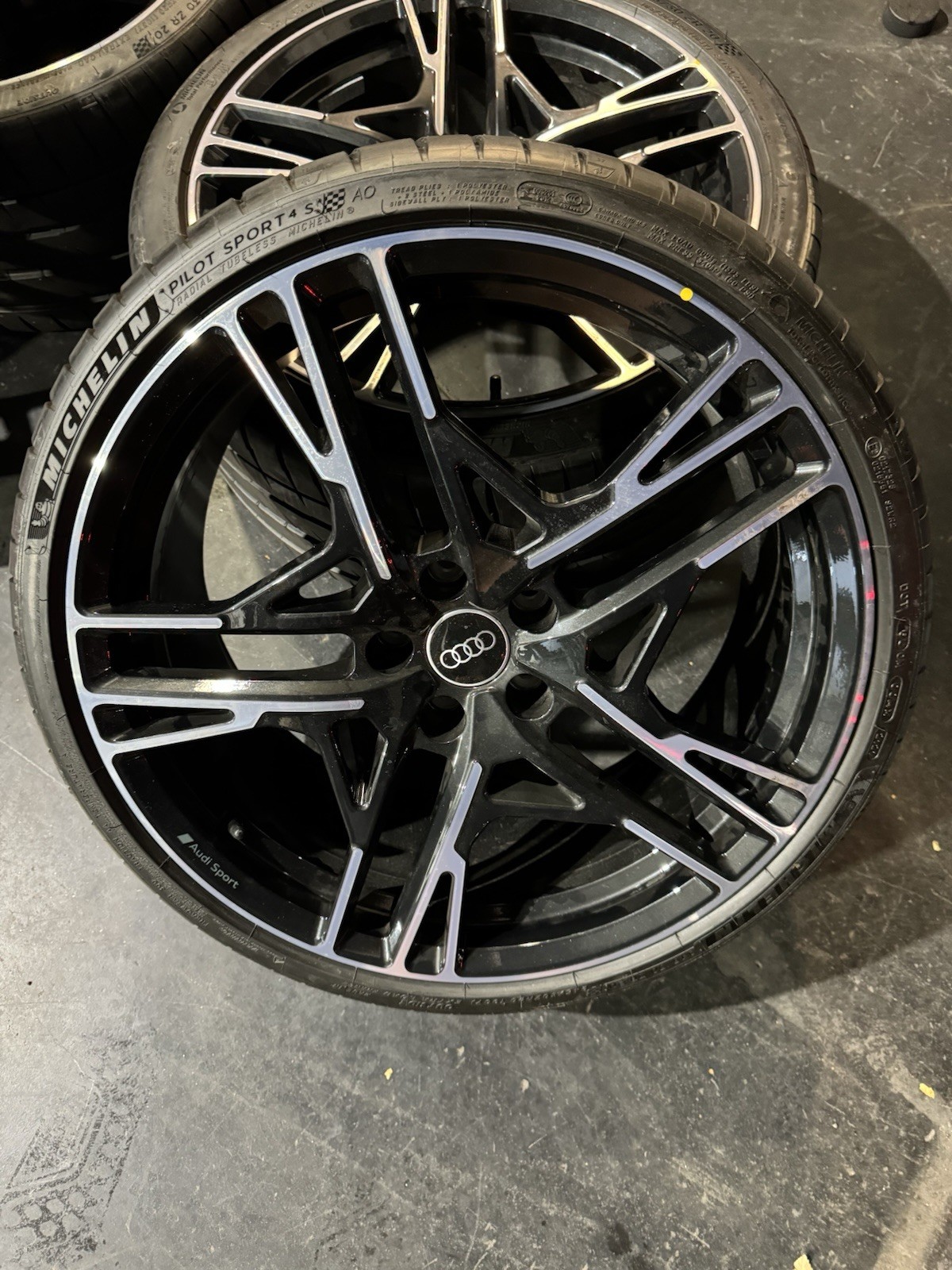 Audi R8 Factory Wheels Michelin Pilot super Sport 4S Tires 245/35/20 305/30/20