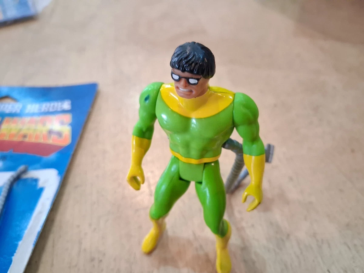 1984 MARVEL SECRET WARS Figure DOCTOR OCTOPUS with Holo Shield & Inserts MATTEL
