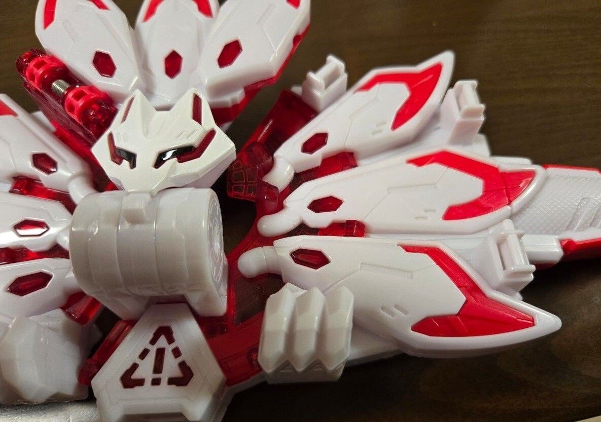Kamen Rider Geats Mark9 DX Boost Mark IX Raise Buckle White Red