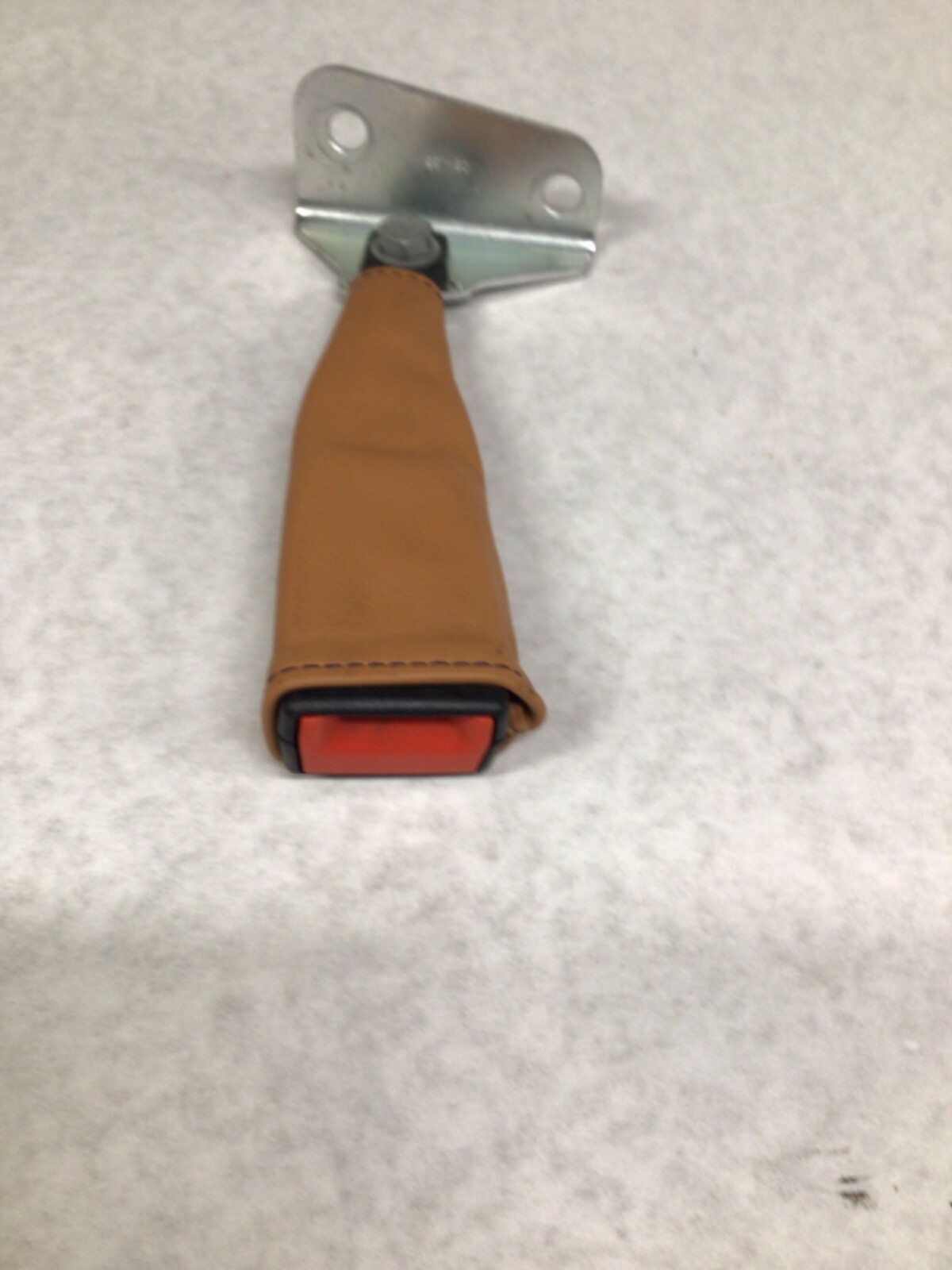 Maserati GranTurismo rear convertible seatbelt receptacle