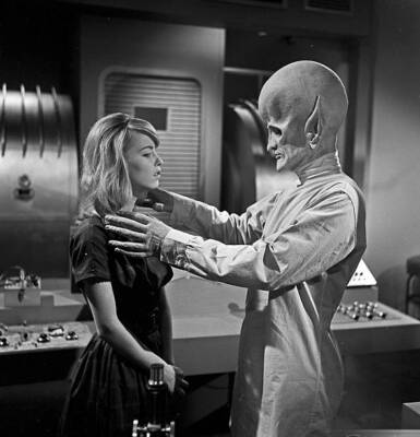 THE OUTER LIMITS Old TV photo The Sixth Finger 1963 Jill Haworth David Mccallum