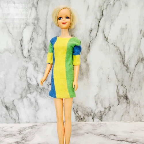 Twiggy Twist N' Turn 1966 Doll in Original Dress Mod Boots Hanger Made in Japan