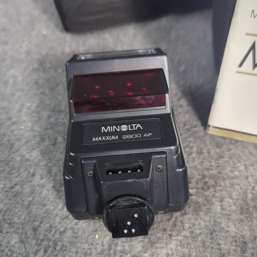 Minolta Maxxum 7000 35mm SLR Film Camera W 3 Lenses , Flash, Manual - Picture 13 of 13
